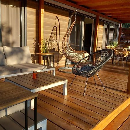 Mobile Home Anamari บีโอกราดนาโมรู ภายนอก รูปภาพ