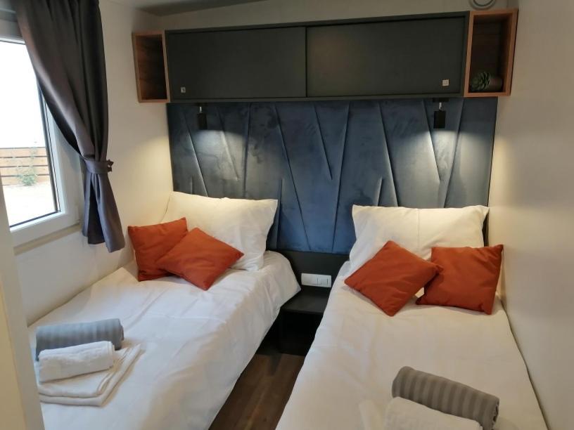 Mobile Home Anamari บีโอกราดนาโมรู ภายนอก รูปภาพ