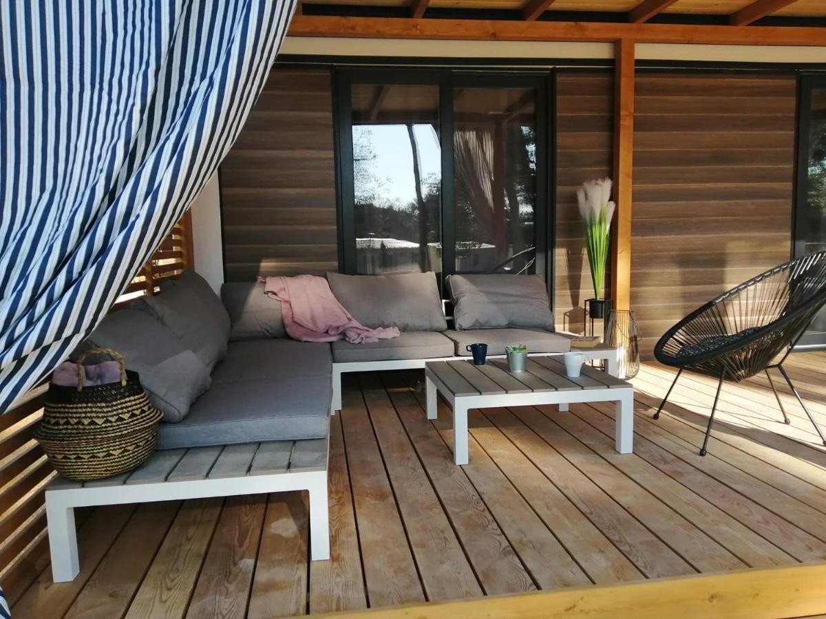 Mobile Home Anamari บีโอกราดนาโมรู ภายนอก รูปภาพ