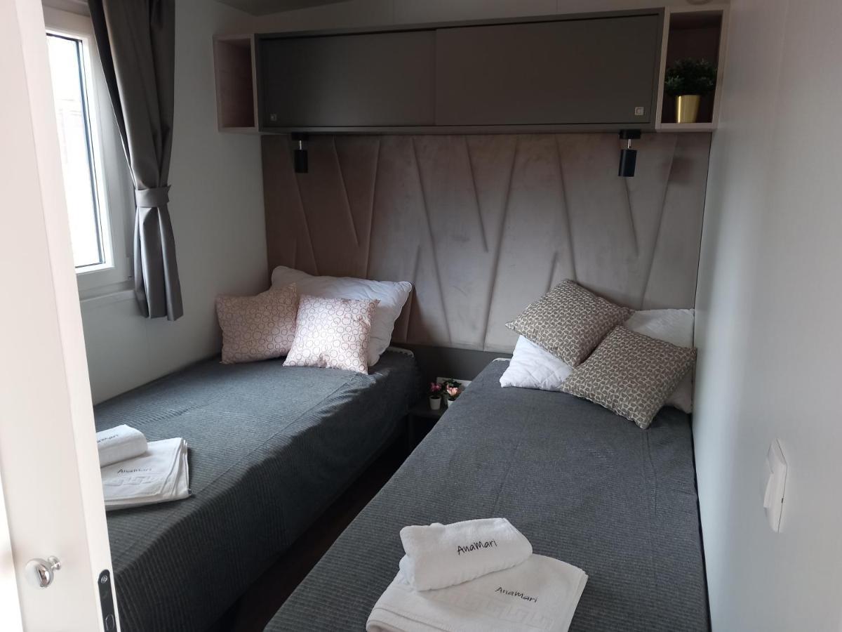 Mobile Home Anamari บีโอกราดนาโมรู ภายนอก รูปภาพ