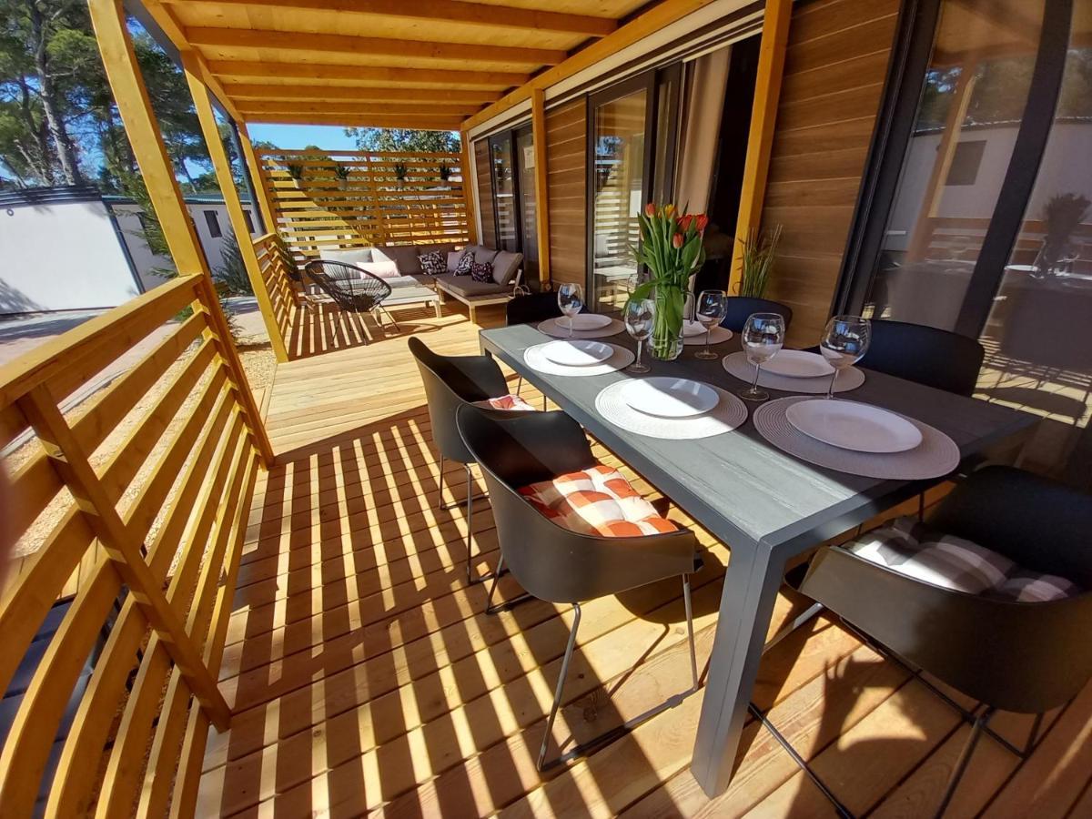 Mobile Home Anamari บีโอกราดนาโมรู ภายนอก รูปภาพ