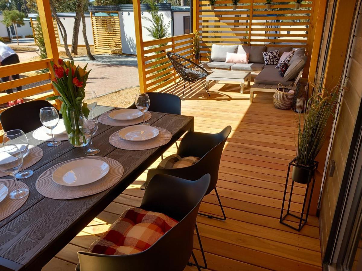Mobile Home Anamari บีโอกราดนาโมรู ภายนอก รูปภาพ