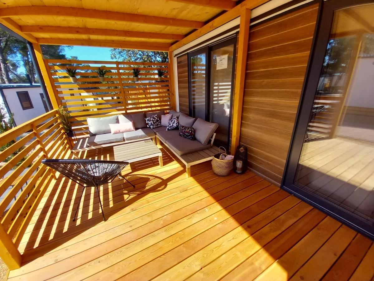 Mobile Home Anamari บีโอกราดนาโมรู ภายนอก รูปภาพ