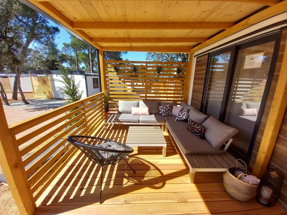 Mobile Home Anamari บีโอกราดนาโมรู ภายนอก รูปภาพ