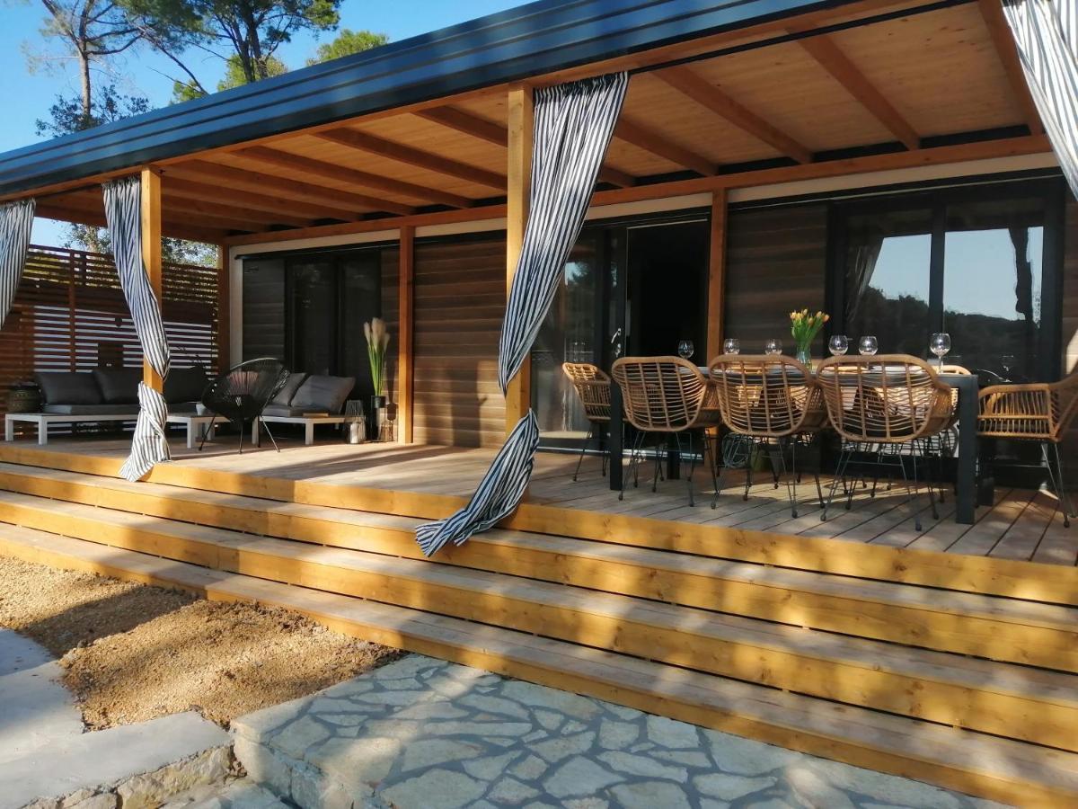 Mobile Home Anamari บีโอกราดนาโมรู ภายนอก รูปภาพ