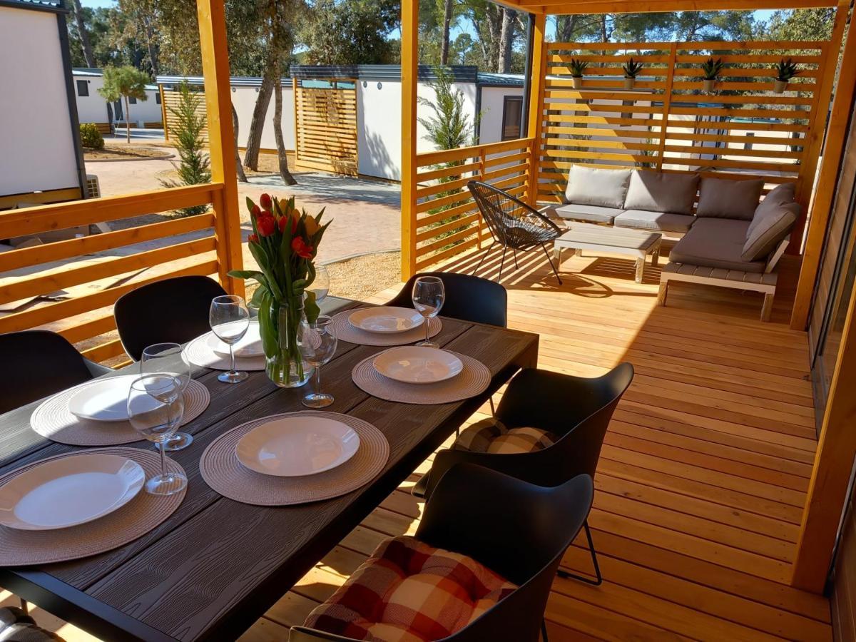 Mobile Home Anamari บีโอกราดนาโมรู ภายนอก รูปภาพ