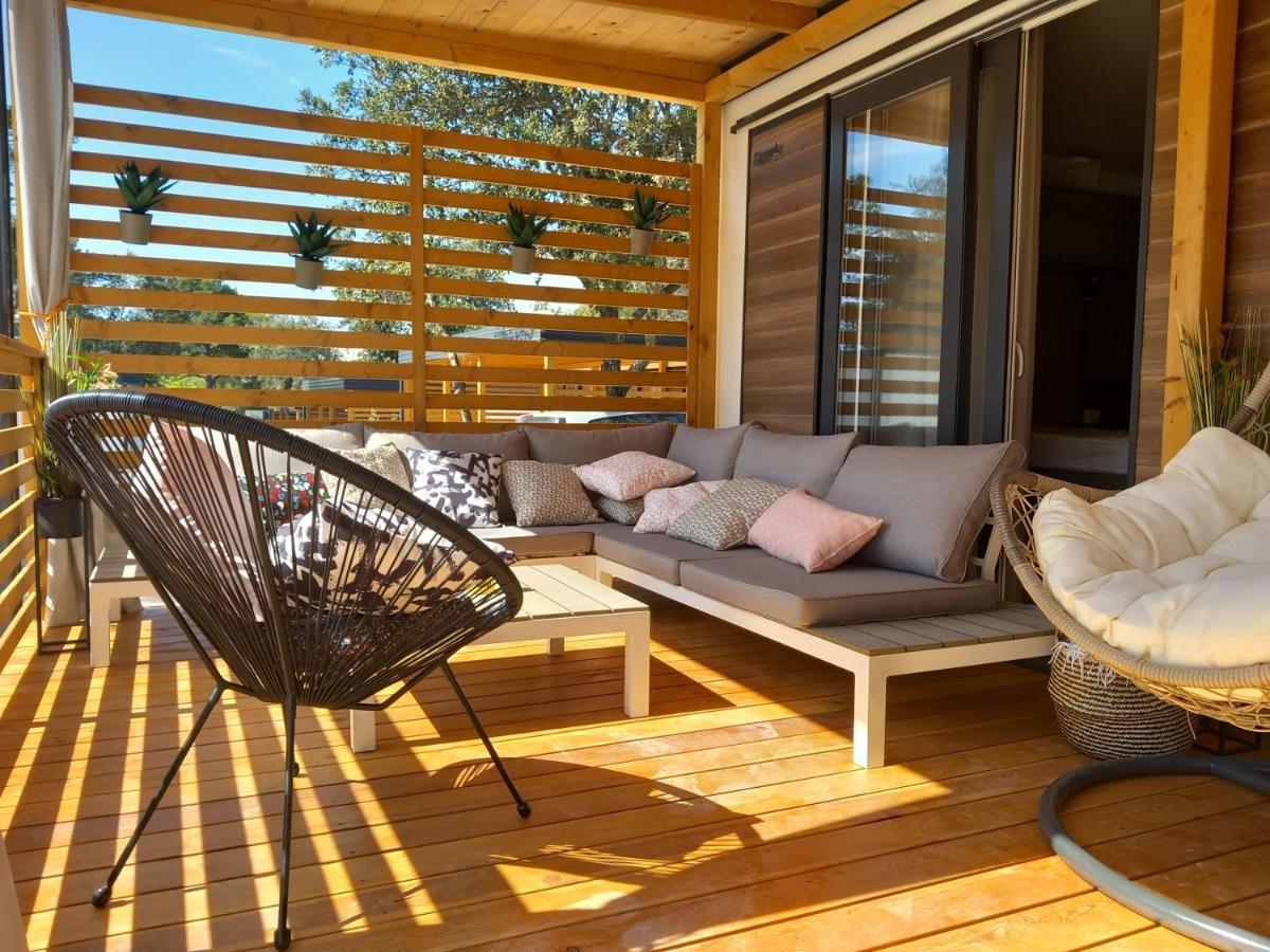 Mobile Home Anamari บีโอกราดนาโมรู ภายนอก รูปภาพ