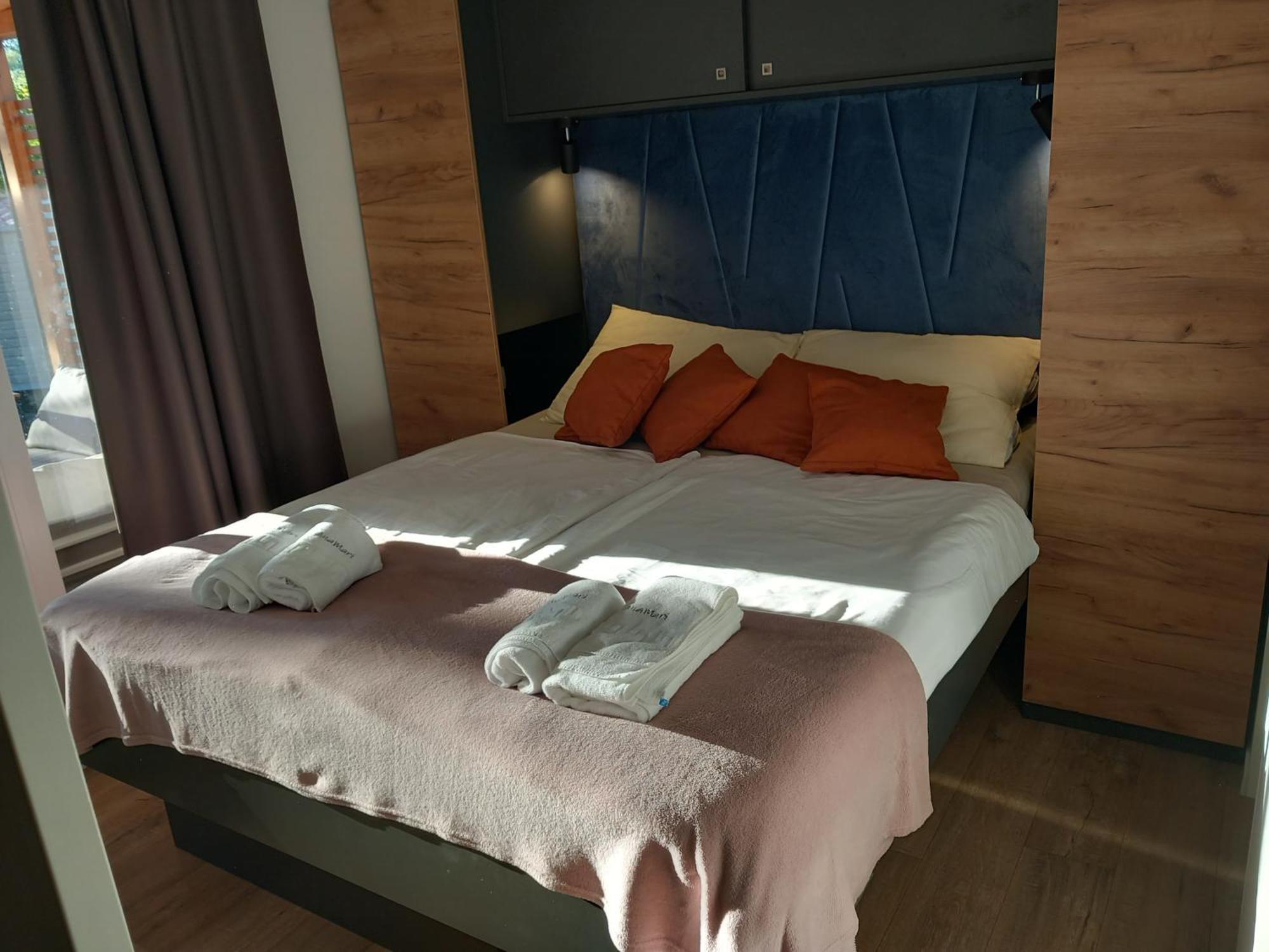 Mobile Home Anamari บีโอกราดนาโมรู ภายนอก รูปภาพ
