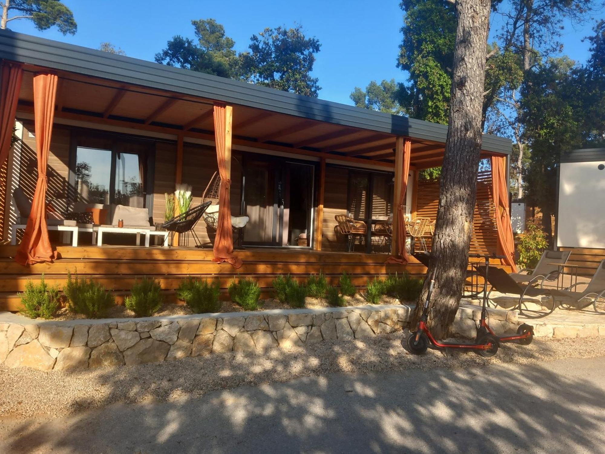 Mobile Home Anamari บีโอกราดนาโมรู ภายนอก รูปภาพ