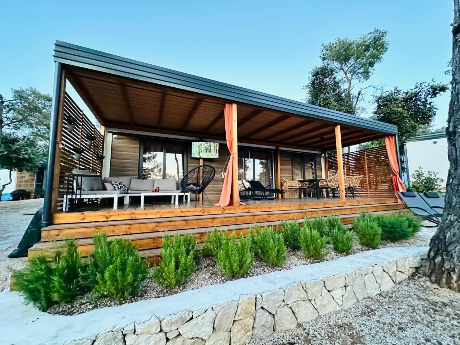 Mobile Home Anamari บีโอกราดนาโมรู ภายนอก รูปภาพ