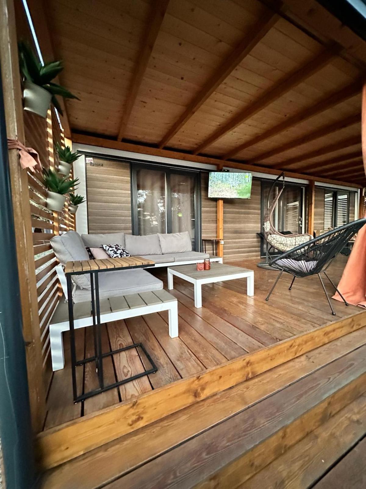 Mobile Home Anamari บีโอกราดนาโมรู ภายนอก รูปภาพ