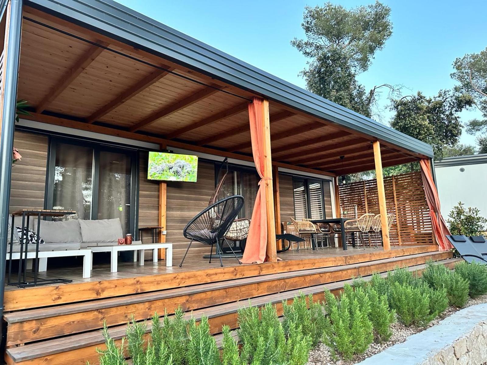Mobile Home Anamari บีโอกราดนาโมรู ภายนอก รูปภาพ